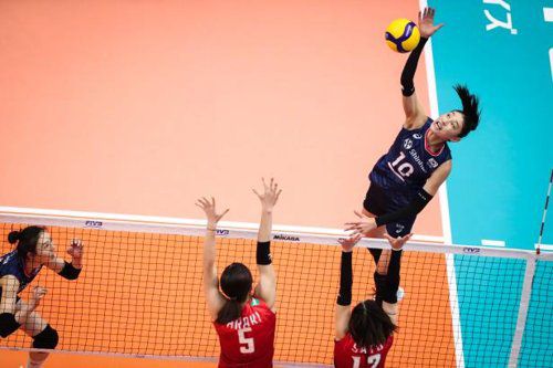 김연경 공격(서울=연합뉴스) 한국 여자 배구 대표팀 주장 김연경이 16일 일본 요코하마 아레나에서 열린 2019 국제배구연맹(FIVB) 월드컵 3차전 일본과 경기에서 스파이크를 시도하고 있다. 2019.9.17 [FIVB 홈페이지 캡처. 재판매 및 DB 금지]