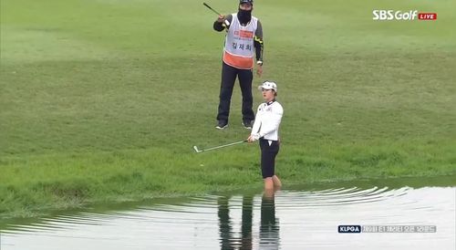 김재희의 18번 홀 두 번째 샷 모습. [SBS골프 중계 화면 캡처. 재판매 및 DB 금지]