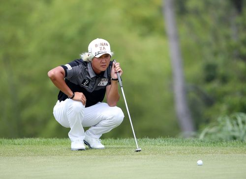 퍼팅라인 살피는 허인회[한국프로골프협회(KPGA) 제공. 재판매 및 DB 금지]