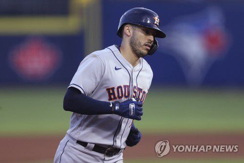 5회초 류현진에게 솔로포 뺏어낸 코레아[AP=연합뉴스]