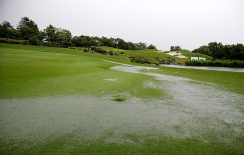 SK텔레콤오픈이 열리는 핀크스 골프클럽 18번 페어웨이가 물에 잠겼다.[KPGA 제공. 재판매 및 DB 금지]