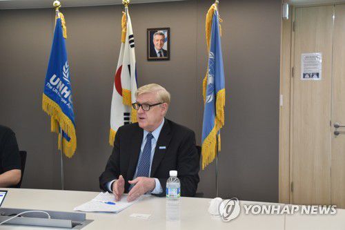 제임스 린치 유엔난민기구 한국대표부 대표제임스 린치 유엔난민기구(UNHCR) 한국대표부 대표가 20일 난민의 날을 일주일여 앞둔 11일 서울 중구에 있는 유엔난민기구 한국대표부 사옥에서 연합뉴스와 인터뷰를 하고 있다. [유엔난민기구 제공]