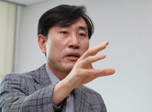 연합뉴스와 인터뷰하는 하태경 의원(서울=연합뉴스) 안정원 기자 = 국민의힘 대권 주자인 하태경 의원이 국회 의원회관에서 연합뉴스와 인터뷰하고 있다. 2021.6.21