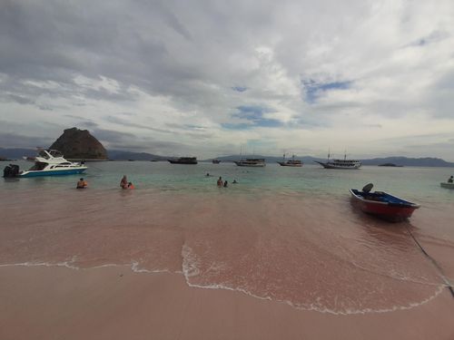 코모도 국립공원 내 코모도섬의 핑크비치(라부안바조[인도네시아]=연합뉴스)