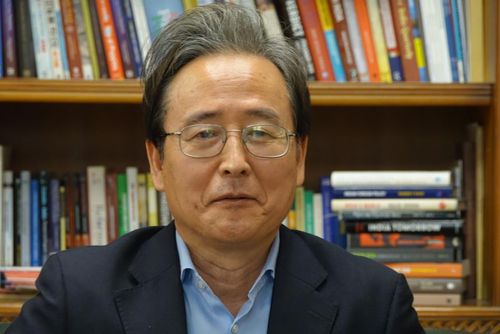 신봉길 주인도대사(뉴델리=연합뉴스) 김영현 특파원 = 3년 6개월간의 근무를 마치고 이임하는 신봉길(66) 주인도대사. 2021.6.26    cool@yna.co.kr