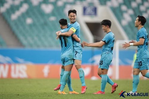 김진혁의 골 축하하는 대구 선수들[한국프로축구연맹 제공. 재판매 및 DB 금지]