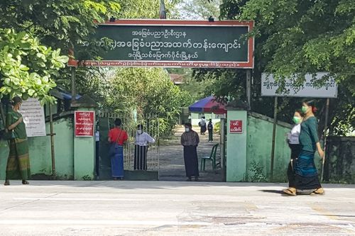 한산한 모습의 북다곤의 한 학교 앞. 2021.7.1.[양곤=연합뉴스 이정호 통신원]