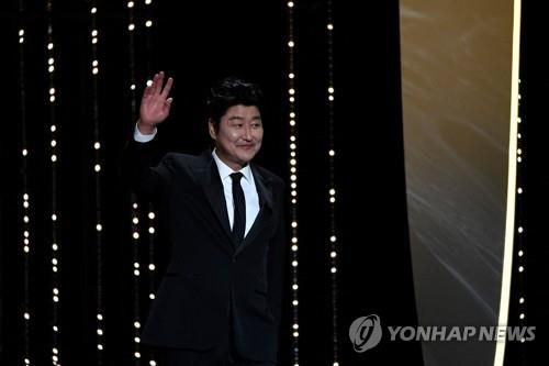 제74회 칸 국제 영화제 폐막식에 심사위원으로 등장하는 배우 송강호[AFP=연합뉴스]