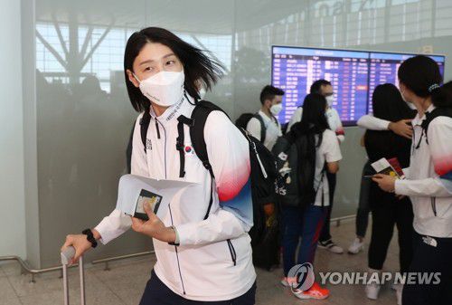 [올림픽] 도쿄로 출국하는 김연경[연합뉴스 자료사진]
