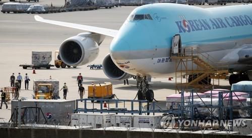 7월 8일 인천국제공항에 도착한 모더나 백신[연합뉴스 자료사진]