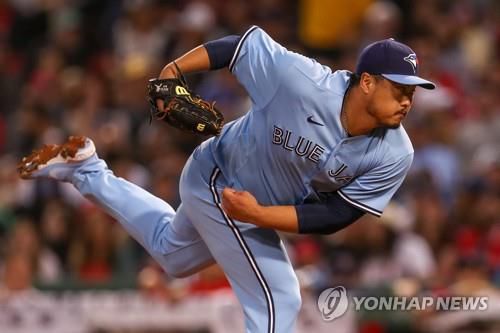 보스턴을 상대로 투구하는 류현진[USA투데이스포츠=연합뉴스]