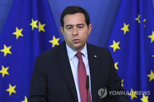 노티스 미타라키 그리스 이주 담당 장관 [AP=연합뉴스 자료사진]