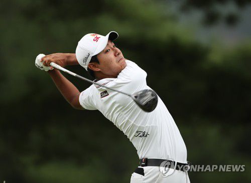 김한별, 드라이버 티샷(서울=연합뉴스) 12일 경남 양산 에이원CC에서 열린 '제64회 KPGA 선수권대회 with A-ONE CC 1라운드' 2번 홀에서 김한별이 드라이버 티샷을 하고 있다. 2021.8.12      [KPGA 제공. 재판매 및 DB 금지] photo@yna.co.kr