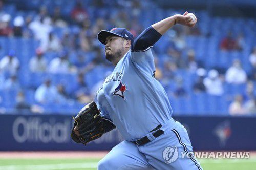 1회 투구하는 류현진[AP=연합뉴스]