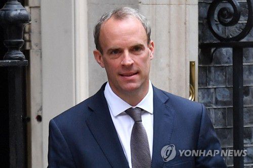 라브 영국 외무장관[런던 AFP=연합뉴스 자료사진] 도미닉 라브 영국 외무장관. knhknh@yna.co.kr