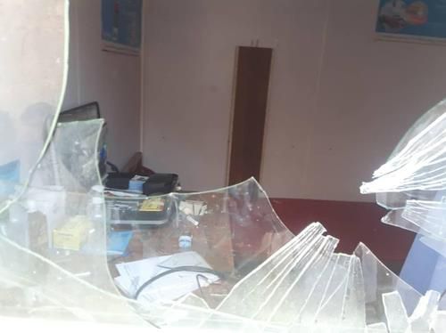 (뉴델리=연합뉴스) 최근 괴한의 총격을 받은 아프간 바그람의 한 민간 병원. 당시 이 병원에는 아프간 바그람한국병원에서 근무했던 수나툴라가 있었고 이 공격으로 그는 중상을 입었다. [아프간 협력자 미르 지아우딘 세디키 제공. 재판매 및 DB 금지]