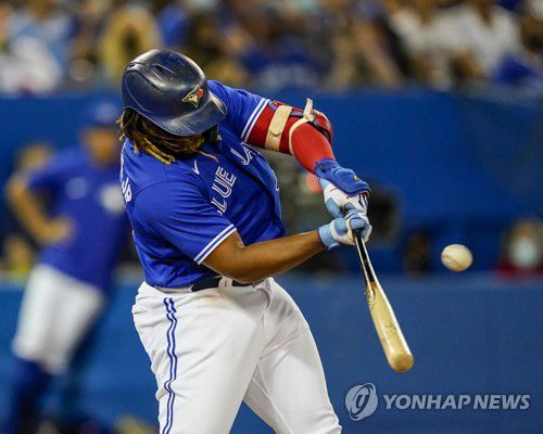 블라디미르 게레로 주니어의 6회말 솔로 홈런[USA투데이=연합뉴스]