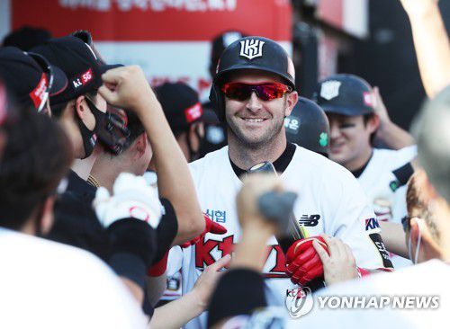 활짝 웃는 호잉[연합뉴스 자료사진]