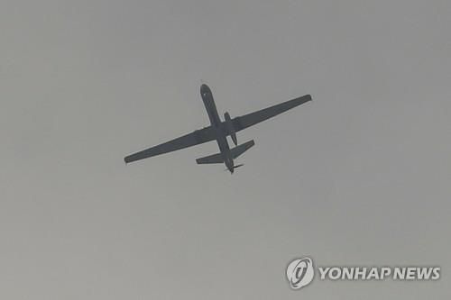 지난달 말 아프간 카불 공항 상공의 미군 드론 [AFP=연합뉴스]