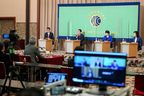 (도쿄 교도=연합뉴스) 일본 집권 자민당 총재 경선에 출마한 고노 다로 행정개혁상(사진 왼쪽부터), 기시다 후미오 전 당 정조회장, 다카이치 사나에 전 총무상, 노다 세이코 당 간사장 대행이 18일 일본기자클럽이 주최한 토론회에 참석하고 있다.