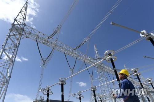 중국 칭하이성의 송전 시설[신화=연합뉴스 자료사진]