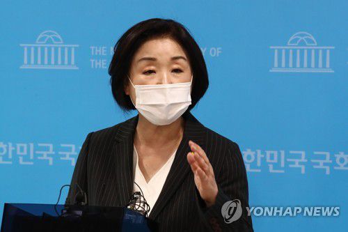 대장동 개발의혹 관련 회견하는 심상정정의당 심상정 대선 경선후보가 지난 9월 23일 서울 여의도 국회 소통관에서 대장동 개발사업 의혹과 관련해 기자회견을 하고 있다.  [연합뉴스 자료사진]