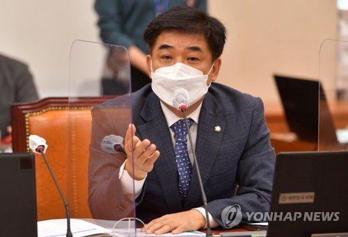 발언하는 더불어민주당 김병욱 간사지난 1일 국회에서 열린 국회 정무위원회의 국무조정실 등에 대한 국정감사에서 더불어민주당 김병욱 간사가 발언하고 있다.[사진기자단]