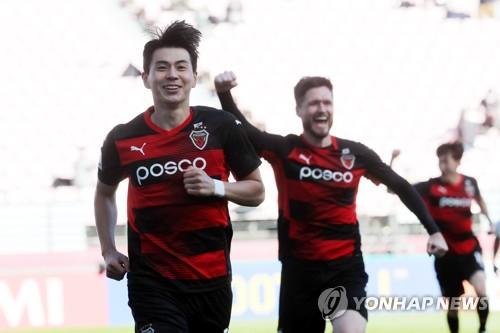 임상협 '골 넣었다'(전주=연합뉴스) 정경재 기자 = 17일 전주월드컵경기장에서 열린 포항 스틸러스와 나고야 그램퍼스(일본)의 AFC 챔피언스리그 8강전. 선제골을 넣은 임상협이 기뻐하고 있다. 2021.10.17 jaya@yna.co.kr