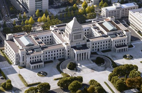 (도쿄 교도=연합뉴스) 일본 중의원 선거 투·개표일을 하루 앞둔 30일 오후 도쿄 국회의사당 전경.