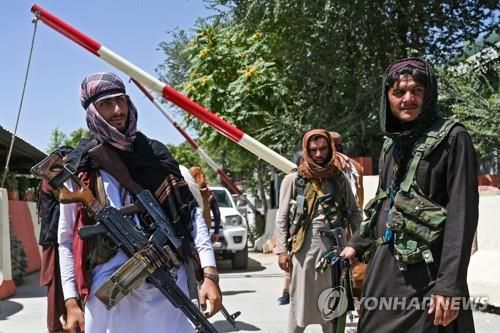 아프간 카불에서 경계 활동 중인 탈레반 대원.[AFP 연합뉴스 자료사진. 재판매 및 DB 금지]