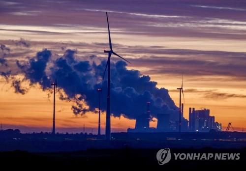 증기가 피어오르는 독일 석탄 발전소[AP 연합뉴스 자료사진. 재판매 및 DB 금지]