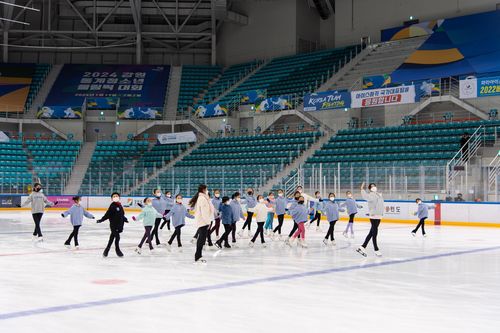 피겨스케이팅 인재육성 프로그램 수업 모습. [2018평창기념재단 제공. 재판매 및 DB 금지]