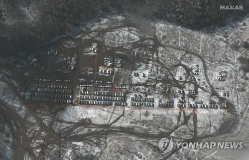 러시아 서부 스몰렌스크주에 배치된 러시아군[AP 연합뉴스 자료사진. 재판매 및 DB 금지]