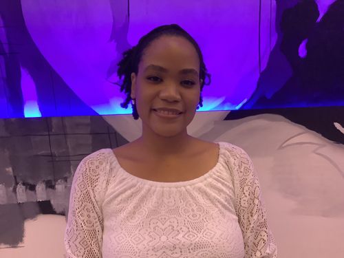 쿠바 한류 팬에 한국어 가르치는 곤살레스 (아바나=연합뉴스) 고미혜 특파원 = 쿠바 아바나 한인후손문화원에서 한국어를 가르치는 리세트 곤살레스가 8일(현지시간) 아바나에서 인터뷰 후 사진 촬영에 응하고 있다. 2021.12.13. mihye@yna.co.kr