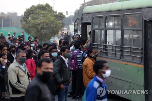 인도 오미크론 확산 우려에 통행금지 확대, 방역 강화[EPA 연합뉴스 자료사진. 재판매 및 DB 금지]
