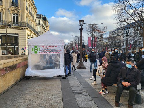 프랑스서 '돌연변이 46개' 코로나19 새 변이 바이러스 발견[연합뉴스 자료사진]