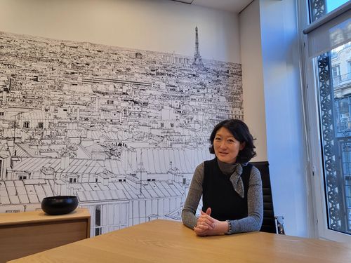 연합뉴스와 인터뷰하는 플뢰르 펠르랭 전 프랑스 문화부 장관(파리=연합뉴스) 현혜란 특파원 = 프랑수아 올랑드 정부에서 문화부 장관을 지낸 플뢰르 펠르랭 전 장관이 5일(현지시간) 오후 파리에 있는 코렐리아 캐피탈 사무실에서 연합뉴스와 인터뷰를 하고 있다. 2022.1.6 runran@yna.co.kr