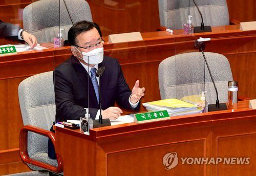 답변하는 김부겸 국무총리(서울=연합뉴스) 이정훈 기자 = 김부겸 국무총리가 7일 오전 국회에서 열린 예산결산특별위원회 전체회의에서 의원 질의에 답하고 있다. 2022.2.7 [국회사진기자단] uwg806@yna.co.kr