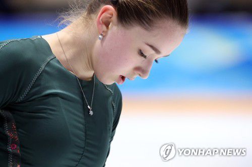 [올림픽] 발리예바의 운명은?(베이징=연합뉴스) 박동주 기자 = 2022 베이징 동계올림픽에 출전한 피겨 스케이팅 '여제' 카밀라 발리예바가 13일 중국 베이징 캐피털 실내경기장 인근 피겨스케이팅 훈련장에서 공식훈련을 하고 있다.       발리예바는 지난 10일 베이징올림픽 개막 전에 제출했던 도핑 샘플에서 협심증 치료제이자 흥분제 효과를 내는 금지 약물 트리메타지딘이 발견된 것으로 확인돼 충격을 안겼다.     발리예바의 운명은 스포츠중재재판소(CAS)에서 결정된다. 2022.2.13 pdj6635@yna.co.kr