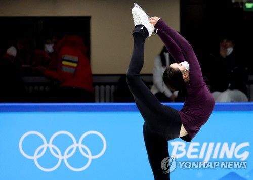 [올림픽] 유영의 우아한 비옐만 스핀(베이징=연합뉴스) 임화영 기자 = 2022 베이징 동계올림픽 피겨스케이팅 여자 싱글에 출전한 유영이 14일 중국 베이징 캐피털 실내 경기장에서 공식 훈련을 하며 비옐만 스핀을 돌고 있다.      유영은 15일 열리는 여자 싱글 쇼트 프로그램에서 드라마 '레프트오버(The Leftovers)'의 사운드트랙(OST)에 맞춰 연기를 펼친다. 2022.2.14 hwayoung7@yna.co.kr