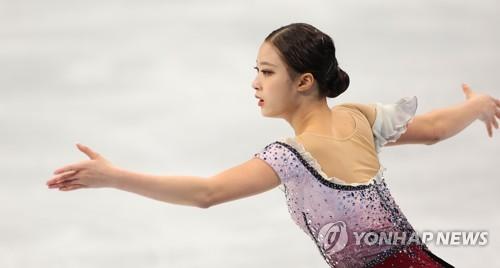 [올림픽] 유연하게 속도 높이는 유영(베이징=연합뉴스) 황광모 기자 = 한국의 유영이 17일 오후 중국 베이징 캐피털 실내경기장에서 열린 2022 베이징 동계올림픽 피겨스케이팅 여자 싱글 프리스케이팅에 출전해 점프를 하기 위해 속도를 높이고 있다. 2022.2.18 hkmpooh@yna.co.kr