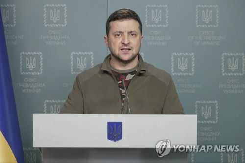 지난 6일 수도 키이우(키예프)에서 대국민 연설을 하는 볼로디미르 젤렌스키 우크라이나 대통령. [AP=연합뉴스 자료사진]