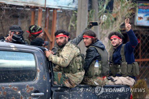 시리아 내전에 참여한 병사들[EPA 연합뉴스 자료사진. DB 및 재판매 금지]