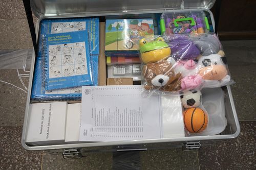 유니세프의 의약품과 놀이용품 키트   [유니세프한국위 제공. 재판매 및 DB 금지]