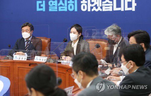 발언하는 박지현 공동비상대책위원장(서울=연합뉴스) 하사헌 기자 = 더불어민주당 박지현 공동비상대책위원장이 21일 서울 여의도 국회에서 열린 비상대책위원회의에서 발언하고 있다. 2022.3.21 [국회사진기자단] toadboy@yna.co.kr