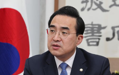 연합뉴스와 인터뷰하는 더불어민주당 박홍근 원내대표(서울=연합뉴스) 하사헌 기자 = 더불어민주당 박홍근 원내대표가 서울 여의도 국회에서 연합뉴스와 인터뷰하고 있다. 2022.4.3     toadboy@yna.co.kr