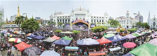 2019년 양곤 시청 앞 물 축제 무대 현장.(자료사진) 2019.4.13.[양곤=연합뉴스] 이정호 통신원