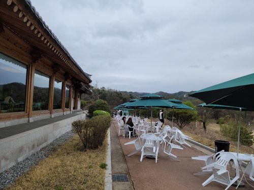 KPGA코리안투어에 다시 등장한 갤러리 쉼터. 그러나 추운 날씨에 한산했다.[춘천=연합뉴스]