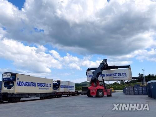 라오스-중국 고속철을 통해 중국으로 향하는 태국산 두리안(자료사진) 2022.4.2[신화=연합뉴스 자료사진. 재판매 및 DB 금지]