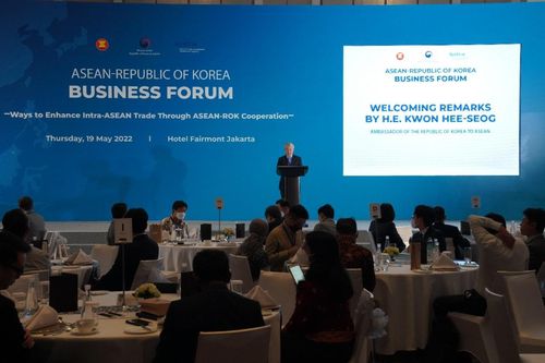 한·아세안 비즈니스 포럼서 축사하는 권희석 대사[주아세안 한국대표부 제공, 재판매 및 DB금지]